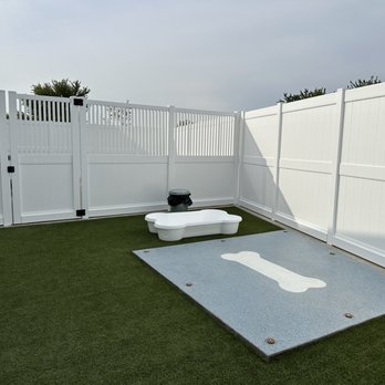 Sav-On Fence - 8ft of vinyl privacy fence for Camp Bow Wow. - Fences & Gates Near Me - Decatur, Texas Sav-On Fence - 8ft of vinyl privacy fence for Camp Bow Wow. - Fences & Gates Near Me - Decatur, Texas