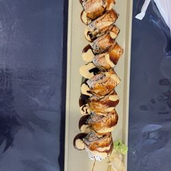 Sushi & Ramen Japanese Restaurant - 8 Piece Tornado Roll