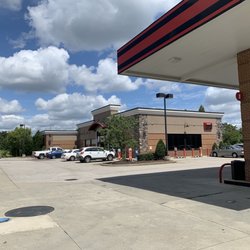 Eagle's Gas Station - Gas station