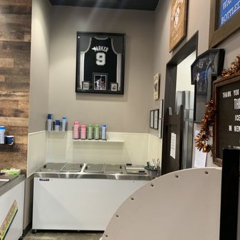 Tipsy Cow Ice Cream - Tony Parker Jersey. - Ice Cream & Frozen Yogurt Near Me - New Braunfels, Texas