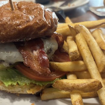 Huckleberry's - California Burger and fries - Breakfast & Brunch Near Me - Sacramento, California