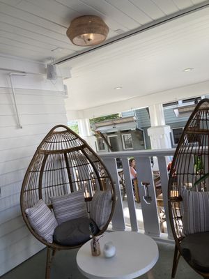 Ten Tigers Bar by null