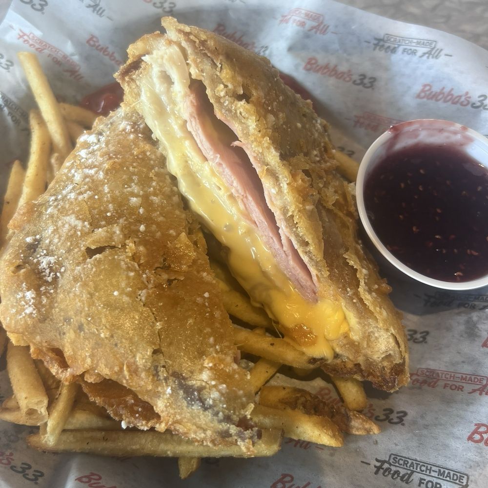 Bubba's 33 - Monte Cristo - Pizza Near Me - Colorado Springs, Colorado