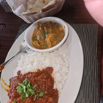 Himalayan Chulo - Chicken Vindaloo at the bottom, Chicken Curry at the top. So well-prepared. - Himalayan/Nepalese Near Me - Escondido, California