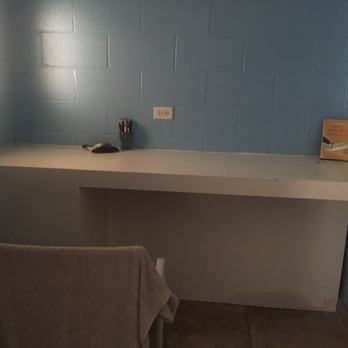 Waikiki Beachside Hostel - Hostels Near Me - Honolulu, Hawaii