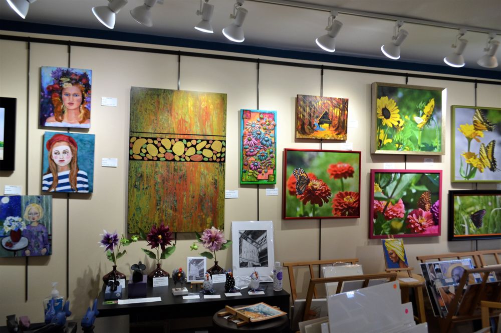 MARGARET LANE GALLERY 11 Photos 121 W Margaret Ln, Hillsborough