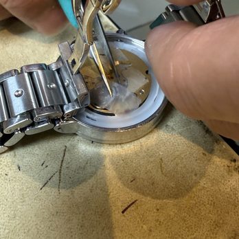 Kay Jewelers - Kay Jewelers tried to scam me on telling me they will send my watch to a repair shop to fix there mistake but charge me for it. - Jewelry Near Me - Lancaster, Pennsylvania Kay Jewelers - Kay Jewelers tried to scam me on telling me they will send my watch to a repair shop to fix there mistake but charge me for it. - Jewelry Near Me - Lancaster, Pennsylvania
