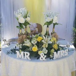 Amoureux Peluche - Our May wedding- rustic with pastel yellow sweetheart table.