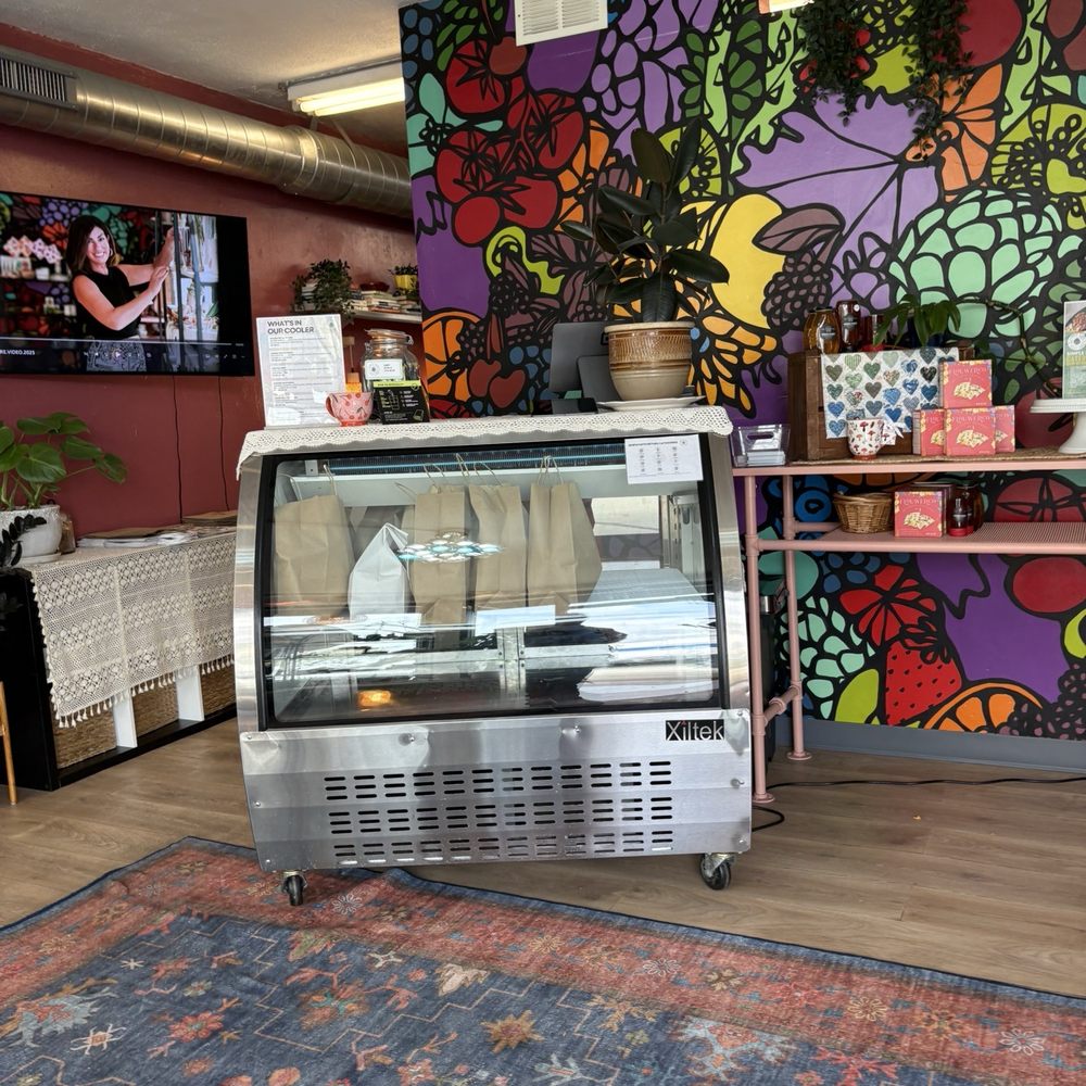 Simple Eats Mke - Inside the store - Juice Bars & Smoothies Near Me - Wauwatosa, Wisconsin Simple Eats Mke - Inside the store - Juice Bars & Smoothies Near Me - Wauwatosa, Wisconsin