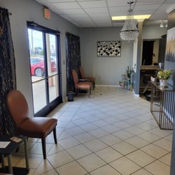 The Ivy House Beauty Bar - Lobby
