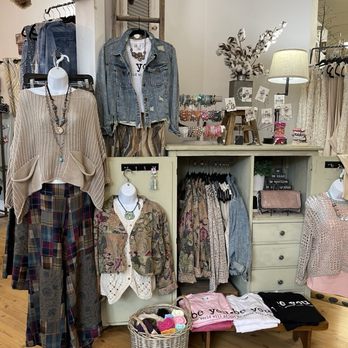 Minerva Boutique - Women's Clothing Near Me - Lebanon, Illinois Minerva Boutique - Women's Clothing Near Me - Lebanon, Illinois