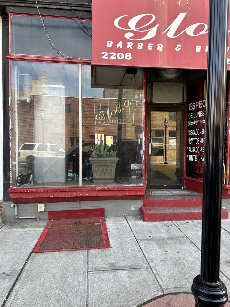 GLORIA UNISEX Updated September 2024 25 Reviews 2208 Summit Ave