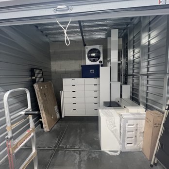 Careful Movers - My 1st storage unit - Movers Near Me - Menlo Park, California Careful Movers - My 1st storage unit - Movers Near Me - Menlo Park, California