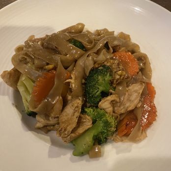 Thai House - Pad Ze-Ew Noodle w/Chicken - Thai Near Me - Dothan, Alabama Thai House - Pad Ze-Ew Noodle w/Chicken - Thai Near Me - Dothan, Alabama