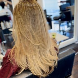 Humming Hair Boutique - #highlight #layeredhaircut  (Hair by Jenny)
