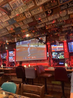 Barney’s Beanery by null