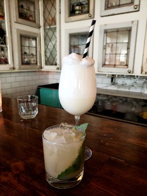 Cocktail Bar by null