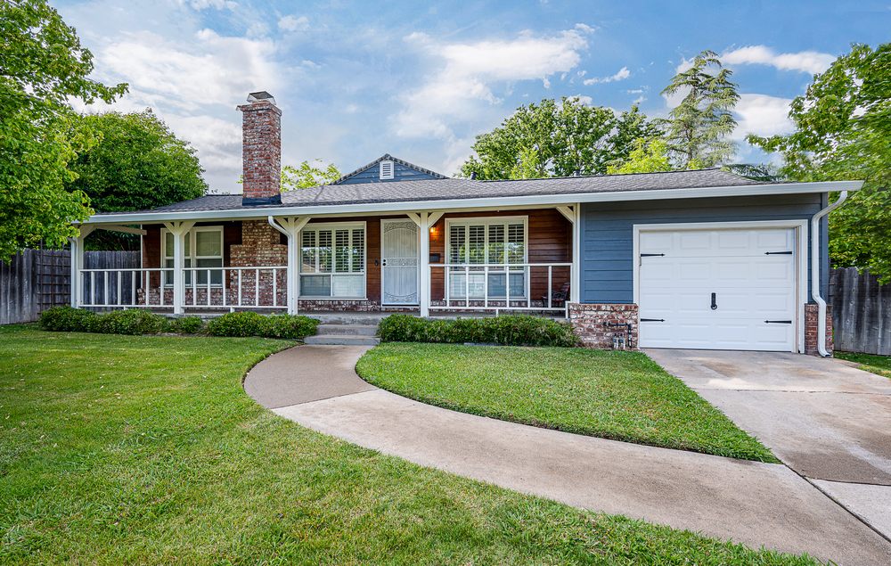 Slide of Straight Line Roofing & Construction