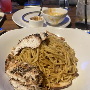 Yard House - Shiitake Garlic Noodles with Chicken - Bars Near Me - Long Beach, California