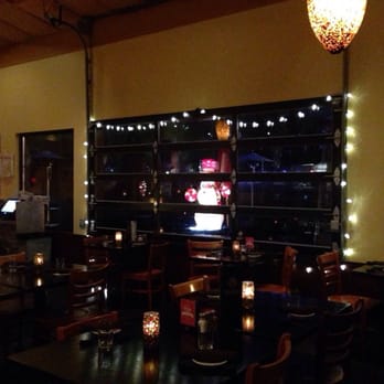 Kafé Neo Edmonds - They open the windows during summer - Greek Near Me - Edmonds, Washington
