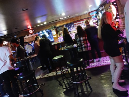 Dixie Tavern by null