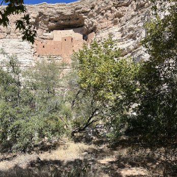 Montezuma Castle National Monument - Cliff dwellings - Landmarks & Historical Buildings Near Me - Camp Verde, Arizona Montezuma Castle National Monument - Cliff dwellings - Landmarks & Historical Buildings Near Me - Camp Verde, Arizona