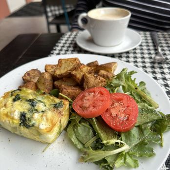 Twisted Table - Leek and goat cheese quiche - Cocktail Bars Near Me - Fernandina Beach, Florida Twisted Table - Leek and goat cheese quiche - Cocktail Bars Near Me - Fernandina Beach, Florida