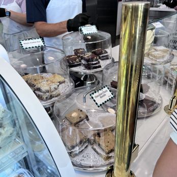 Magnolia Bakery - Bakeries Near Me - Holladay, Utah