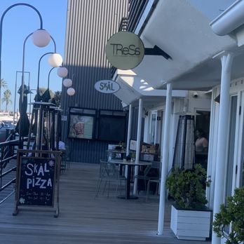 Skal Pizza - Nice seating outside! - Pizza Near Me - Newport Beach, California Skal Pizza - Nice seating outside! - Pizza Near Me - Newport Beach, California