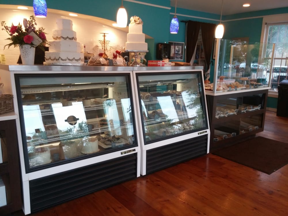 SWEET LORRAINE’S BAKERY CLOSED 71 Photos & 50 Reviews 220 E Blvd