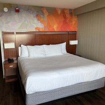 Courtyard by Marriott Albuquerque - Bed with foam bumpers behind the pillows - Hotels Near Me - Albuquerque, New Mexico