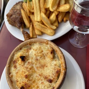 Le Consulat - French Near Me - Paris, 75