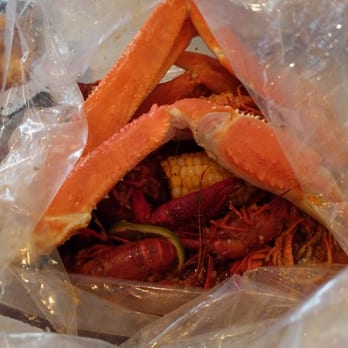 Holly Crab - Snow crab and crawfish bag - Seafood Near Me - Boston, Massachusetts Holly Crab - Snow crab and crawfish bag - Seafood Near Me - Boston, Massachusetts