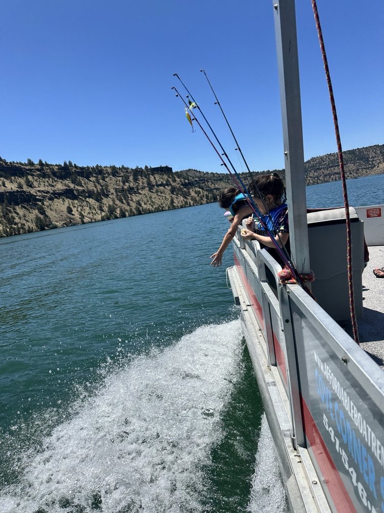 Lake Billy Chinook Logo