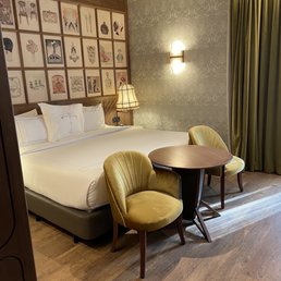 Standard Queen room