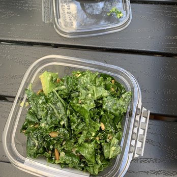 Erewhon - Kale and white bean salad - Juice Bars & Smoothies Near Me - Los Angeles, California