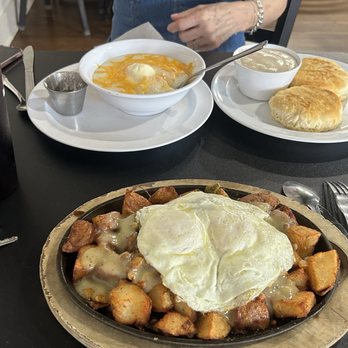 Dunn Rite Cafe - Chorizo skillet hash, cheesy grits, and biscuits and gravy - Breakfast & Brunch Near Me - Decatur, Texas Dunn Rite Cafe - Chorizo skillet hash, cheesy grits, and biscuits and gravy - Breakfast & Brunch Near Me - Decatur, Texas