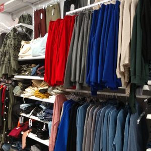 Lot-Less Closeouts on Yelp