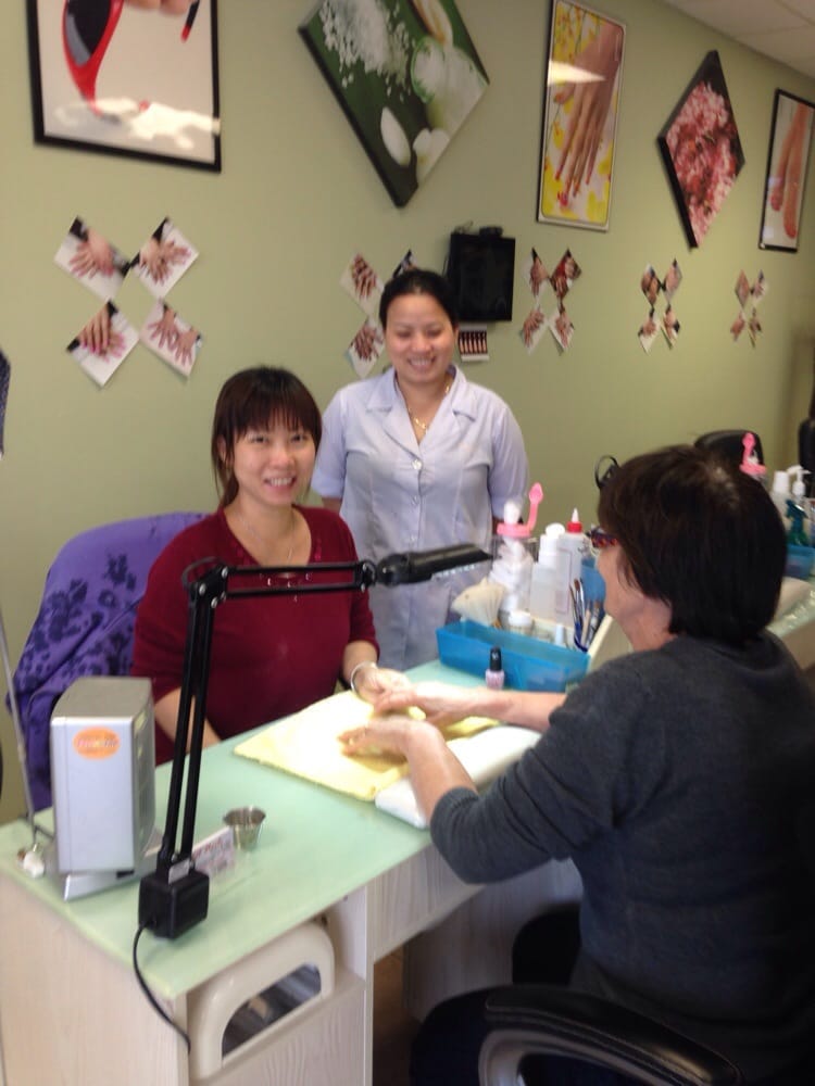 VIET NAILS SALON & SPA Updated September 2024 3779 Sherwood Drive