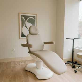 Level Wellness - Level Wellness Aesthetics Room - Chiropractors Near Me - Franklin, Tennessee Level Wellness - Level Wellness Aesthetics Room - Chiropractors Near Me - Franklin, Tennessee