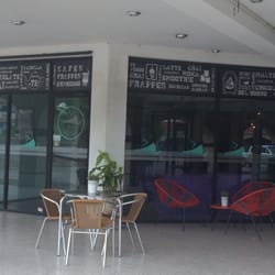 Cafe del Plaza - Outside aeating