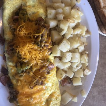 Peoria Cafe - Garbage Omelet - American Near Me - Peoria, Arizona
