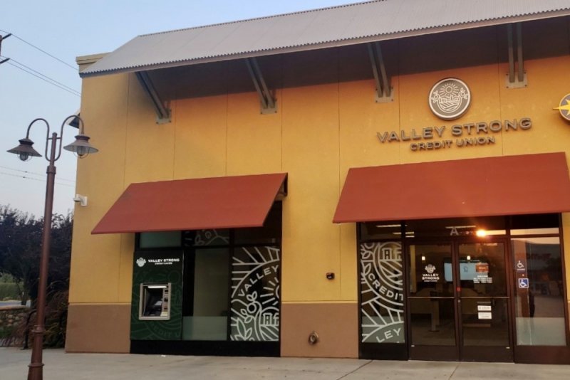 VALLEY STRONG CREDIT UNION 3030 N Dinuba Blvd, Visalia, California Banks & Credit Unions