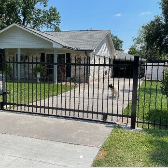 Advantage Fence - Metal Gated Fence - Fences & Gates Near Me - Houston, Texas Advantage Fence - Metal Gated Fence - Fences & Gates Near Me - Houston, Texas