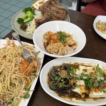 Sis Cafe - 涼麵 House Cold Noodle 豬排骨飯 Pork Chop Rice 紅油抄手 Spicy Wonton 皮蛋豆腐 Thousand-year Egg with Tofu - Asian Fusion Near Me - Los Angeles, California Sis Cafe - 涼麵 House Cold Noodle 豬排骨飯 Pork Chop Rice 紅油抄手 Spicy Wonton 皮蛋豆腐 Thousand-year Egg with Tofu - Asian Fusion Near Me - Los Angeles, California