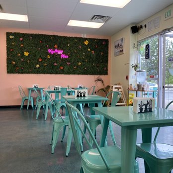 Paseo - Clean & cute interior. - Caribbean Near Me - Issaquah, Washington Paseo - Clean & cute interior. - Caribbean Near Me - Issaquah, Washington