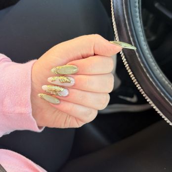 Boho Nail Lounge - Spring set - Nail Salons Near Me - Riverside, California
