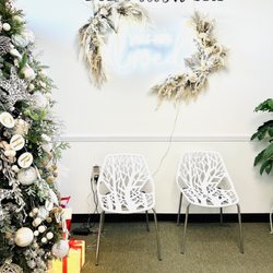 Zoe's Lash Bar & Spa - Merry Christmas!