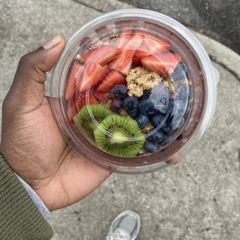 Millie's Living Cafe - Simple acai bowl - Vegan Near Me - Lynchburg, Virginia