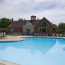 Charleston Greene - Beautiful outdoor pool and clubhouse with a fitness center!